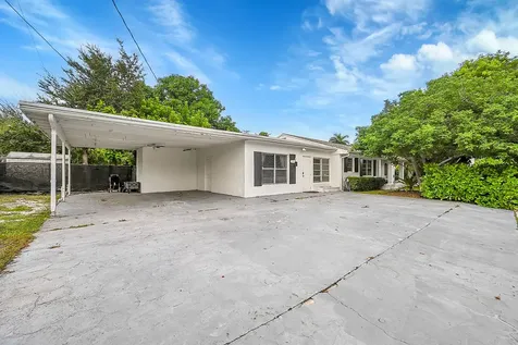1331 S Palmway Lake Worth Beach FL 33460