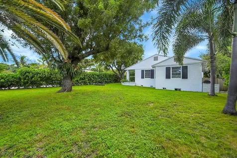 1331 S Palmway Lake Worth Beach FL 33460