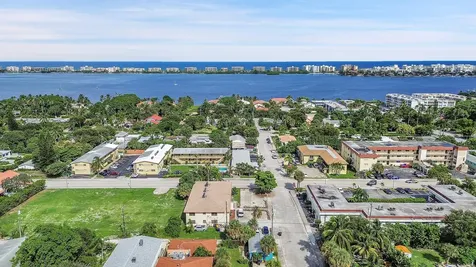 1331 S Palmway Lake Worth Beach FL 33460