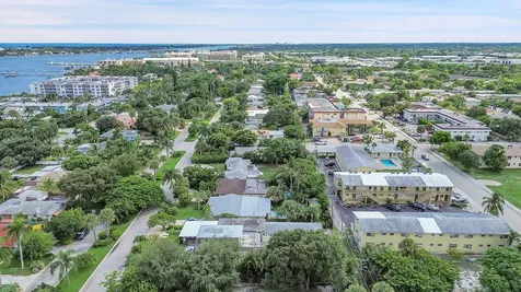 1331 S Palmway Lake Worth Beach FL 33460