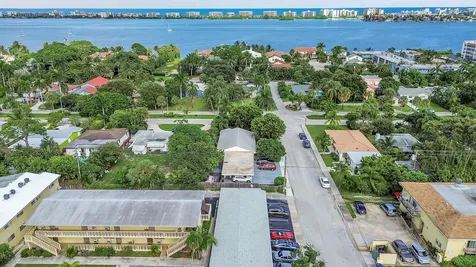 1331 S Palmway Lake Worth Beach FL 33460