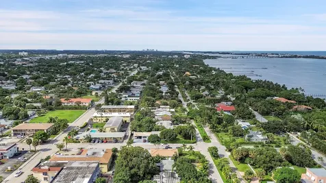 1331 S Palmway Lake Worth Beach FL 33460