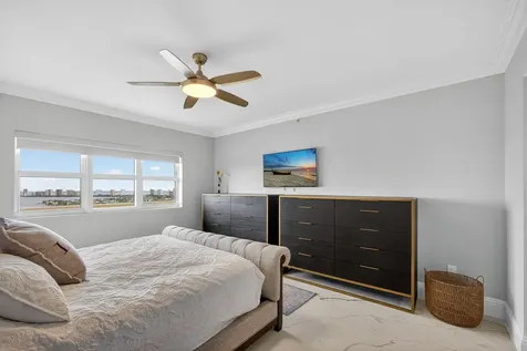 2650 Lake Shore Riviera Beach FL 33404
