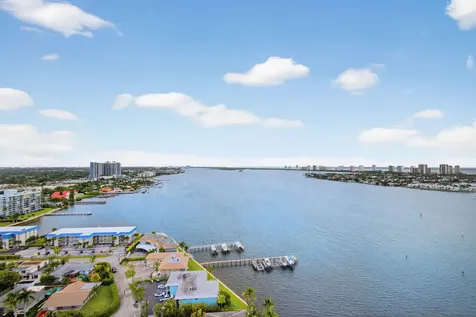 2650 Lake Shore Riviera Beach FL 33404