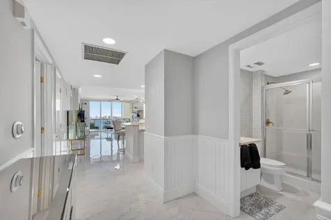 2650 Lake Shore Riviera Beach FL 33404