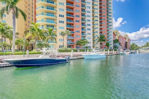 2650 Lake Shore Riviera Beach FL 33404