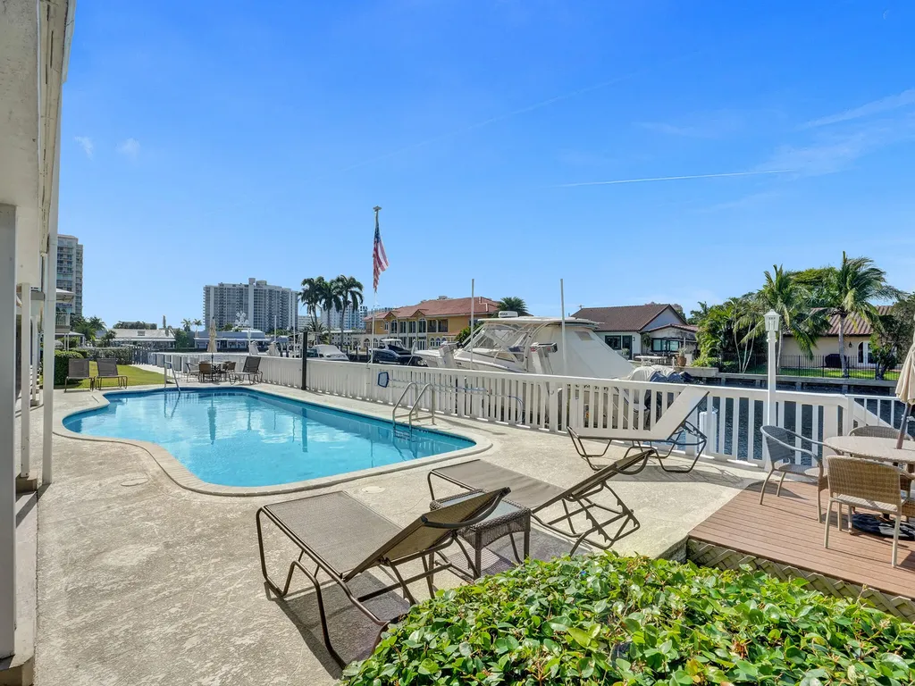 2866 NE 30th Street Fort Lauderdale FL 33306