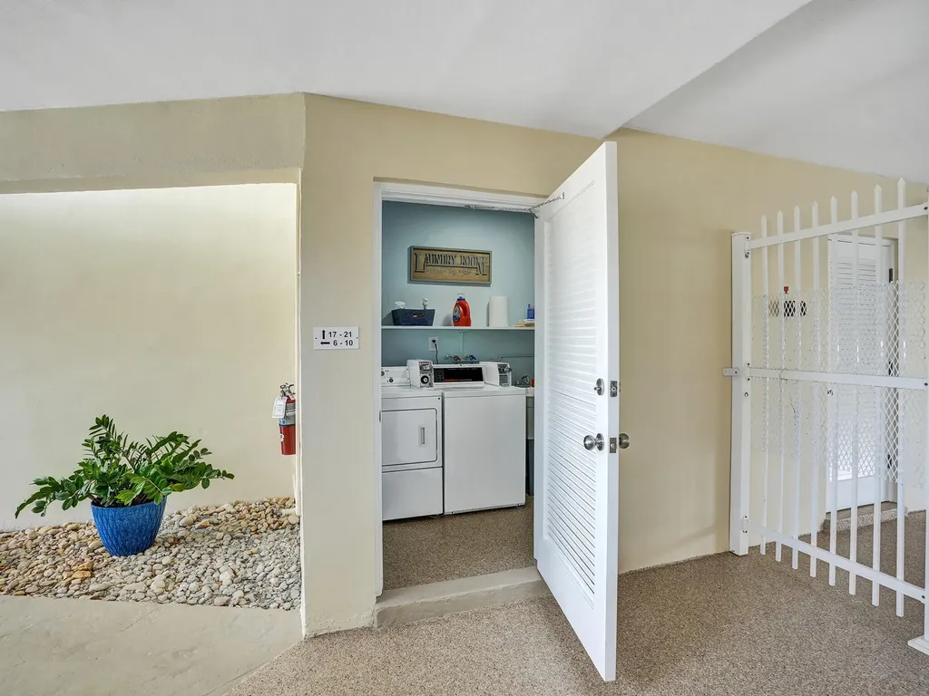 2866 NE 30th Street Fort Lauderdale FL 33306