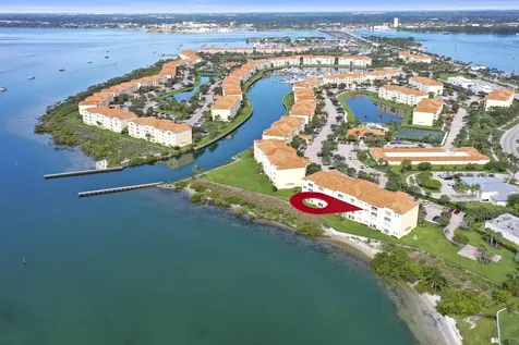 3 E Harbour Isle Drive E Fort Pierce FL 34949