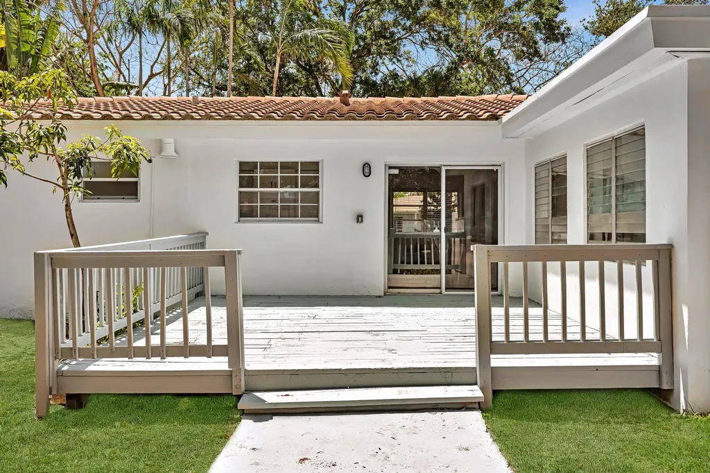 835 NE 16th Street Fort Lauderdale FL 33304