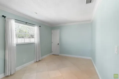 260 Lake Drive Coconut Creek FL 33066
