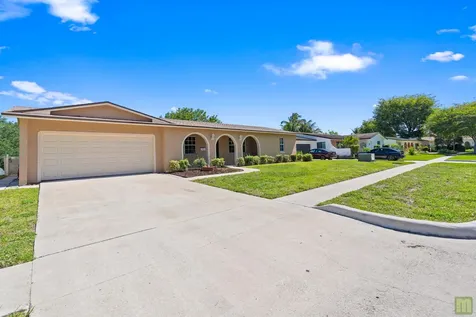 260 Lake Drive Coconut Creek FL 33066