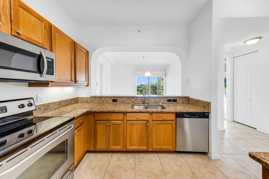 3600 Oaks Clubhouse Drive Pompano Beach FL 33069