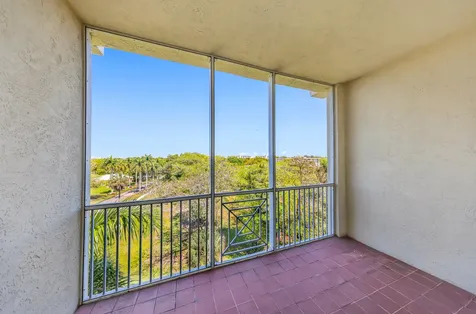 3600 Oaks Clubhouse Drive Pompano Beach FL 33069