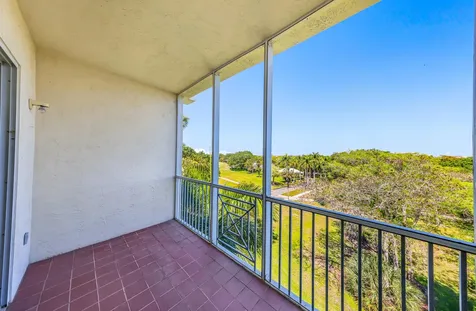 3600 Oaks Clubhouse Drive Pompano Beach FL 33069