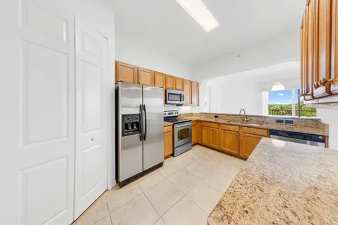 3600 Oaks Clubhouse Drive Pompano Beach FL 33069