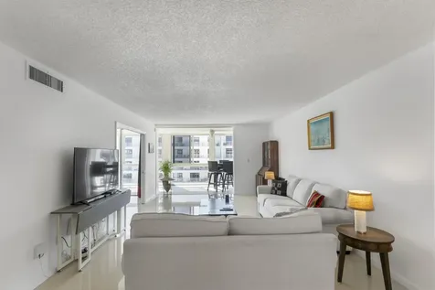 3100 NE 49th Street Fort Lauderdale FL 33308