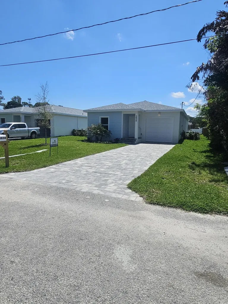 3838 SE Grant Street Stuart FL 34997