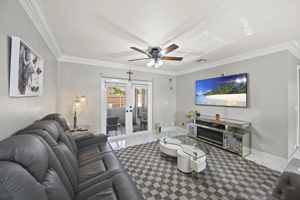 22731 SW 55th Way Boca Raton FL 33433
