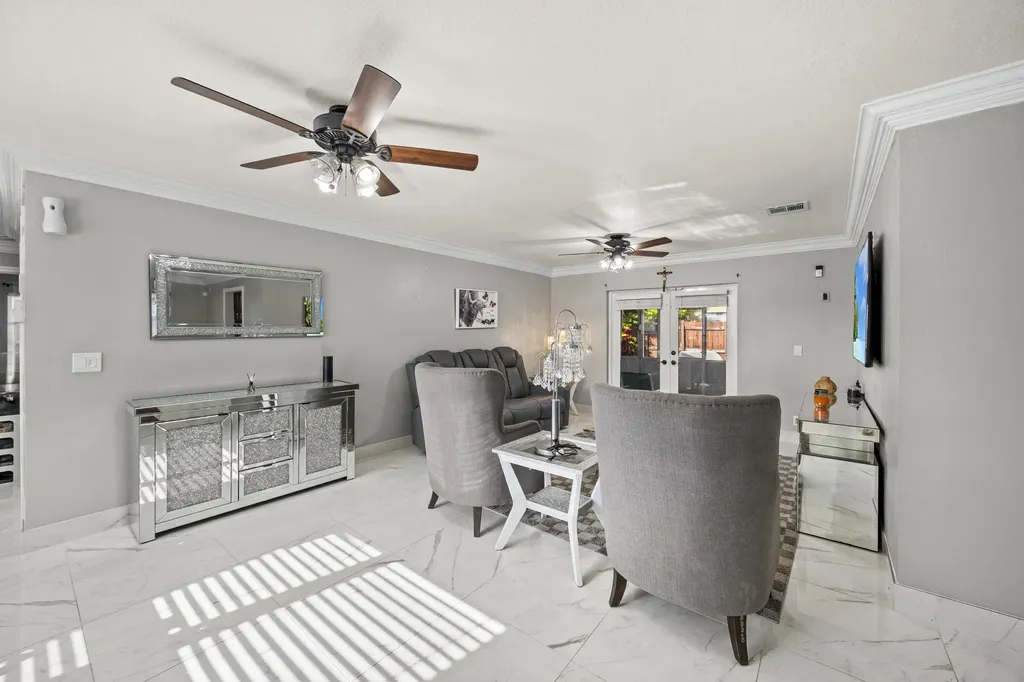 22731 SW 55th Way Boca Raton FL 33433