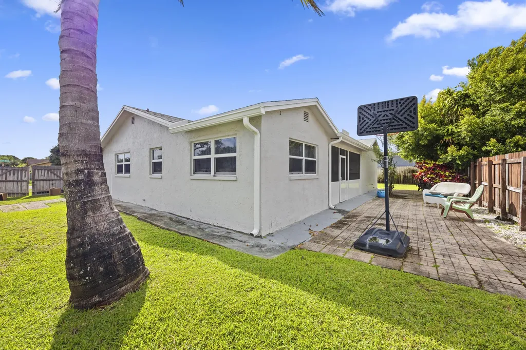 22731 SW 55th Way Boca Raton FL 33433