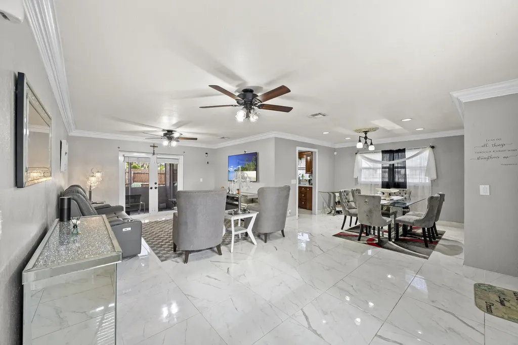 22731 SW 55th Way Boca Raton FL 33433