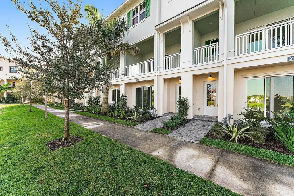 12677 Machiavelli Way Palm Beach Gardens FL 33418
