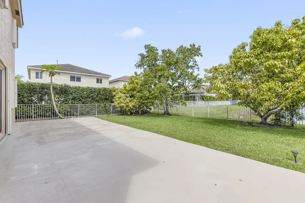 19389 SW 64th Street Pembroke Pines FL 33332
