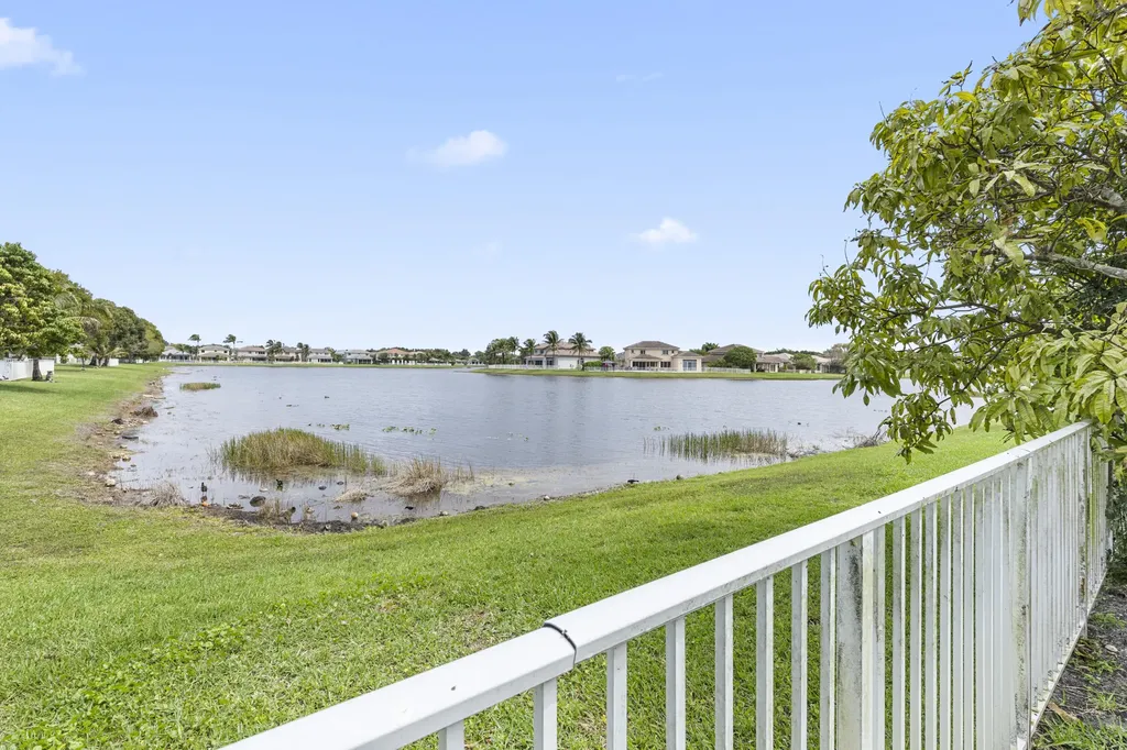 19389 SW 64th Street Pembroke Pines FL 33332