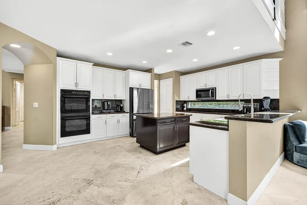 19582 Saturnia Lakes Drive Boca Raton FL 33498