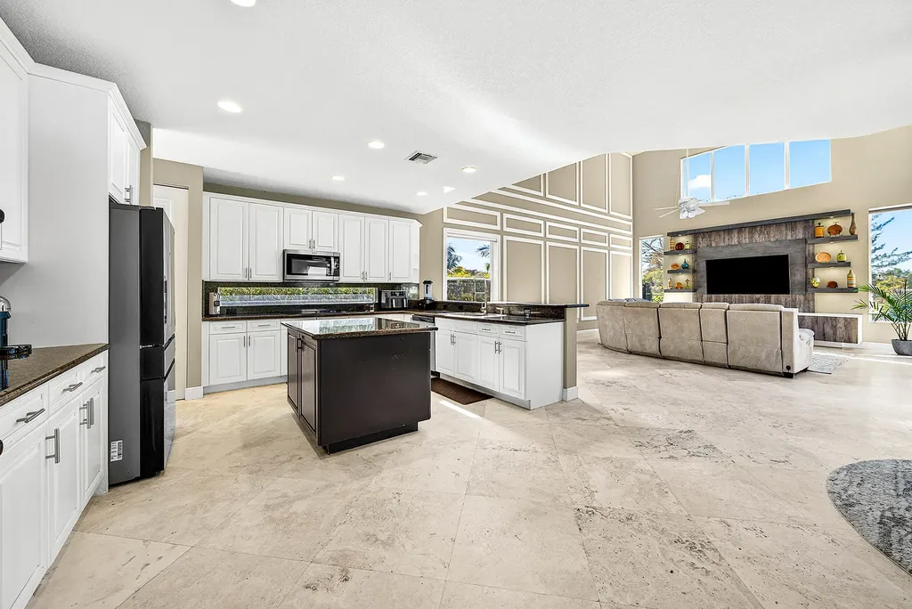 19582 Saturnia Lakes Drive Boca Raton FL 33498