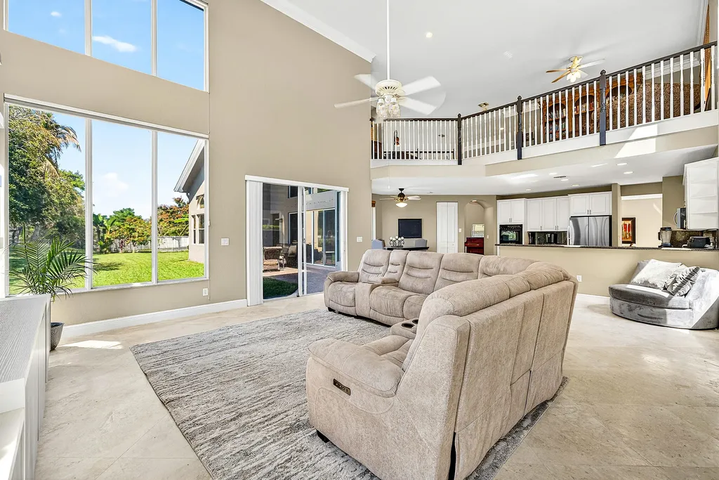 19582 Saturnia Lakes Drive Boca Raton FL 33498
