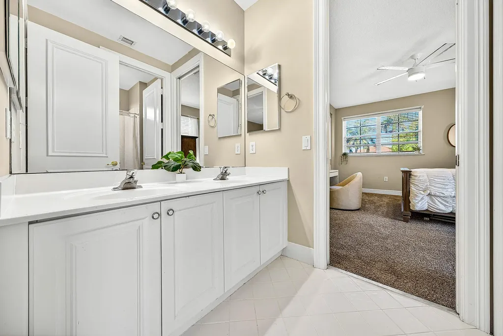 19582 Saturnia Lakes Drive Boca Raton FL 33498