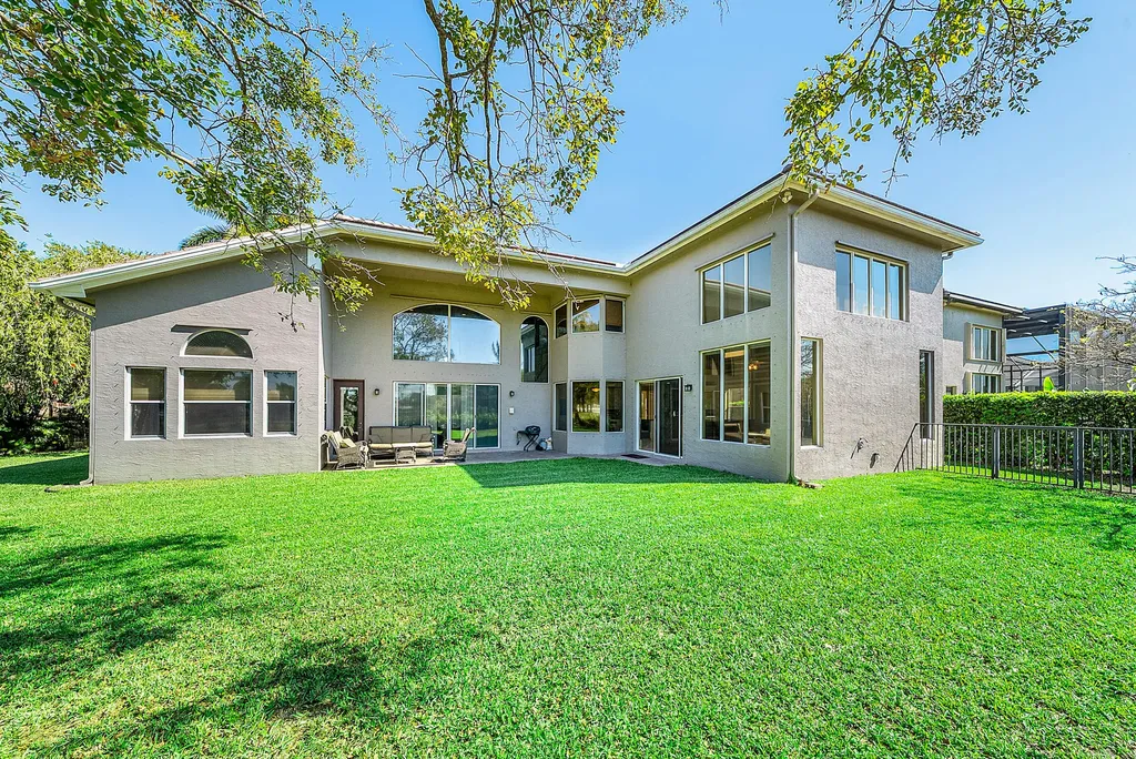 19582 Saturnia Lakes Drive Boca Raton FL 33498