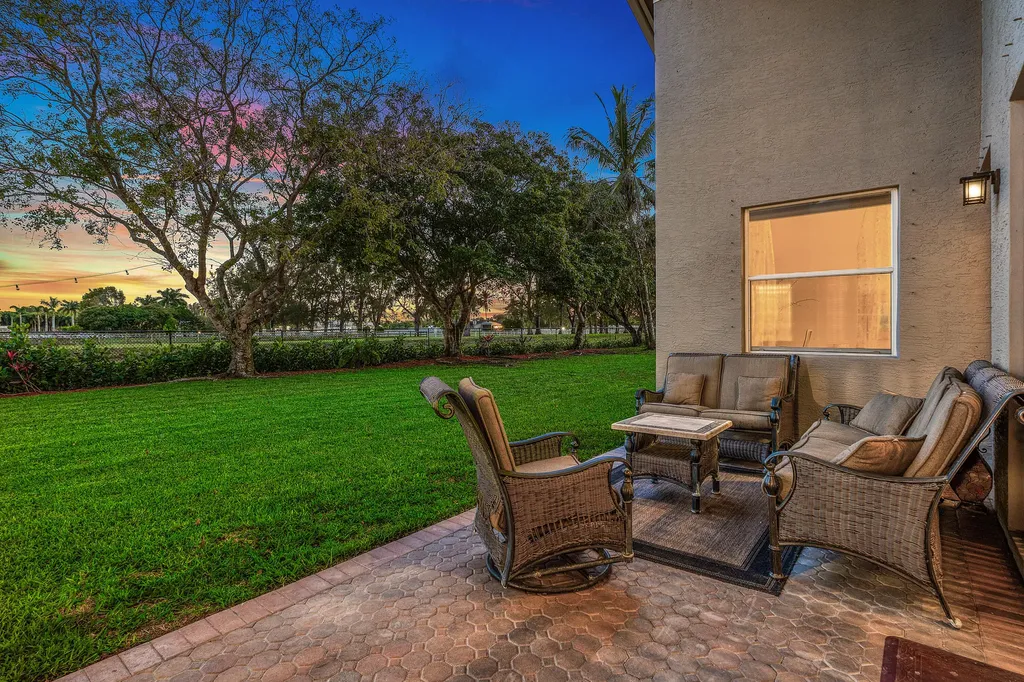 19582 Saturnia Lakes Drive Boca Raton FL 33498