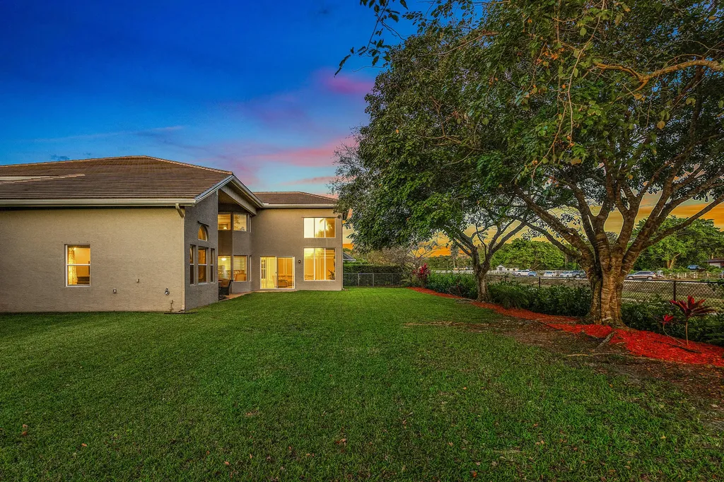 19582 Saturnia Lakes Drive Boca Raton FL 33498