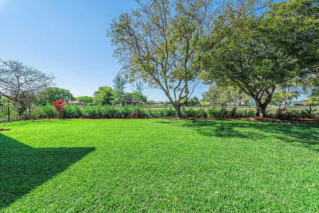 19582 Saturnia Lakes Drive Boca Raton FL 33498