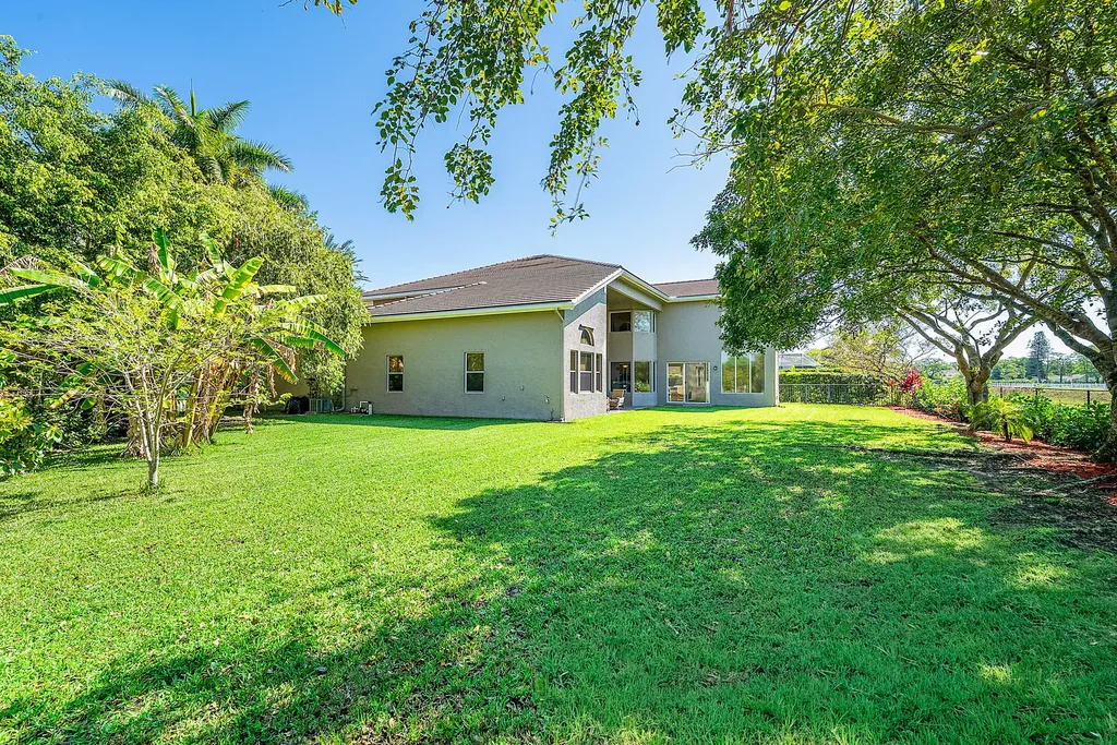 19582 Saturnia Lakes Drive Boca Raton FL 33498