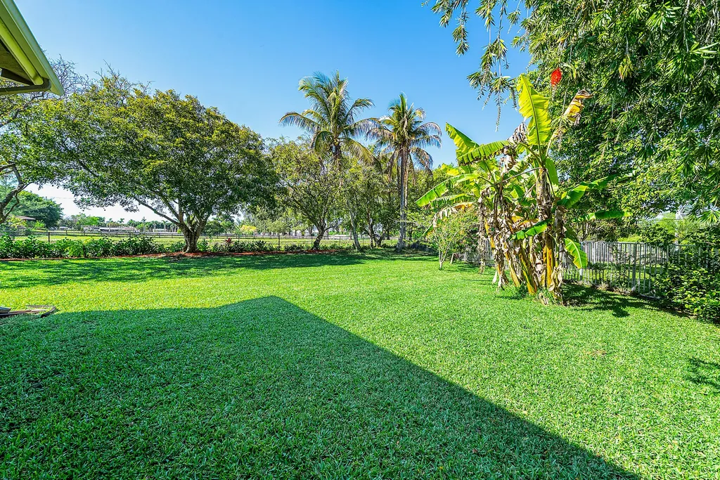 19582 Saturnia Lakes Drive Boca Raton FL 33498