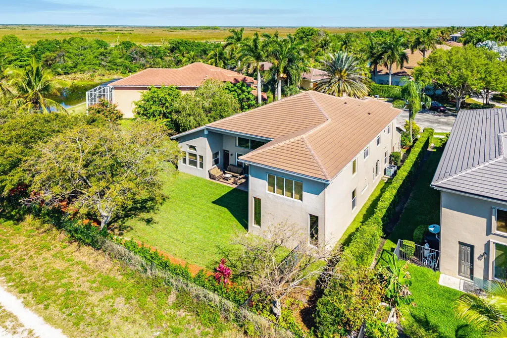 19582 Saturnia Lakes Drive Boca Raton FL 33498