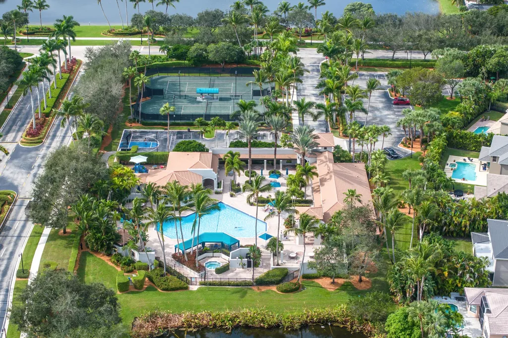 19582 Saturnia Lakes Drive Boca Raton FL 33498