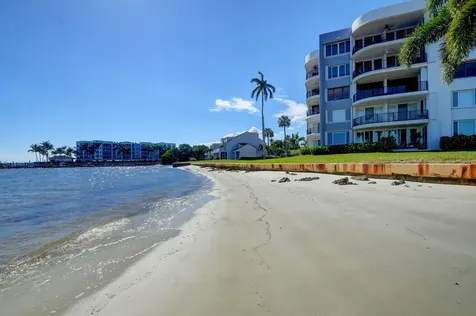 8200 Lakeshore Drive Hypoluxo FL 33462