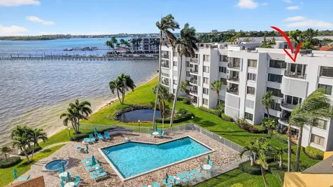 8200 Lakeshore Drive Hypoluxo FL 33462