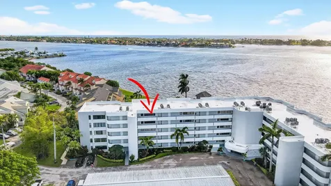 8200 Lakeshore Drive Hypoluxo FL 33462