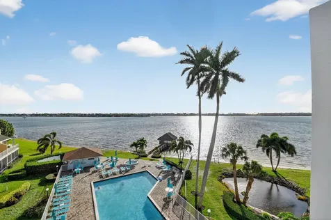 8200 Lakeshore Drive Hypoluxo FL 33462
