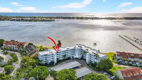 8200 Lakeshore Drive Hypoluxo FL 33462