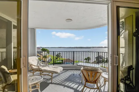 8200 Lakeshore Drive Hypoluxo FL 33462