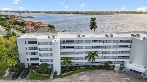 8200 Lakeshore Drive Hypoluxo FL 33462