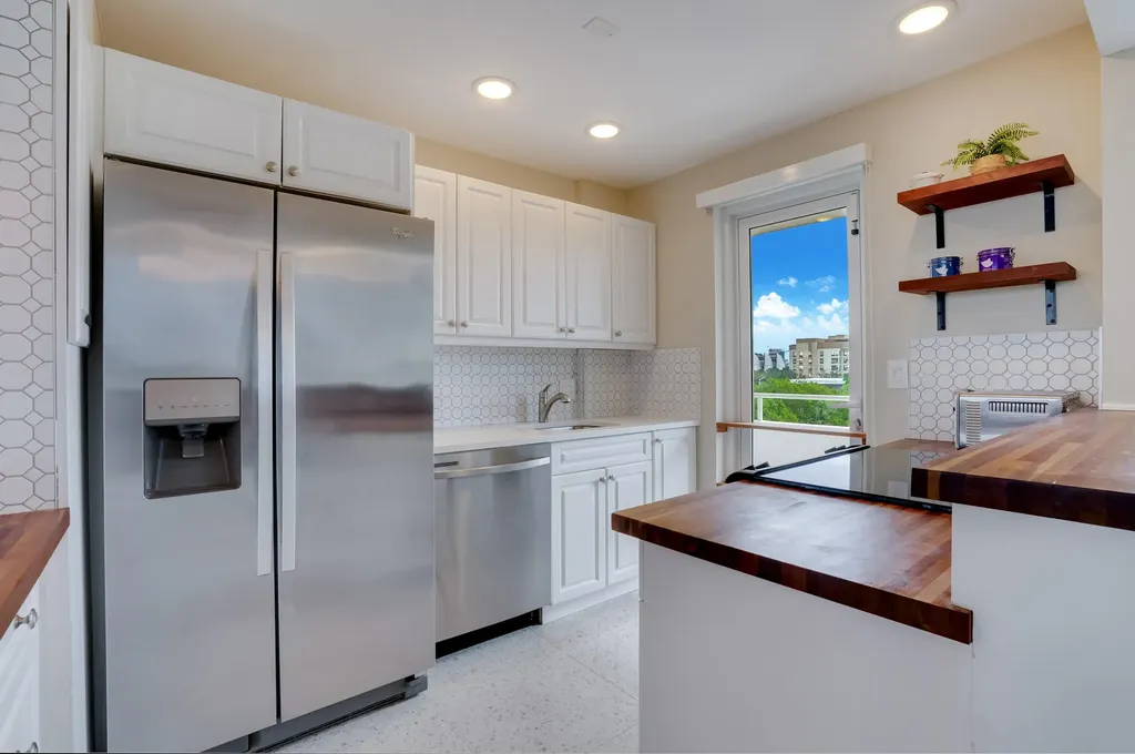 201 N Riverside Drive Pompano Beach FL 33062