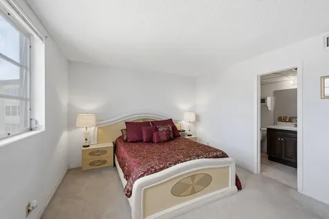 2991 NW 46th Avenue Lauderdale Lakes FL 33313
